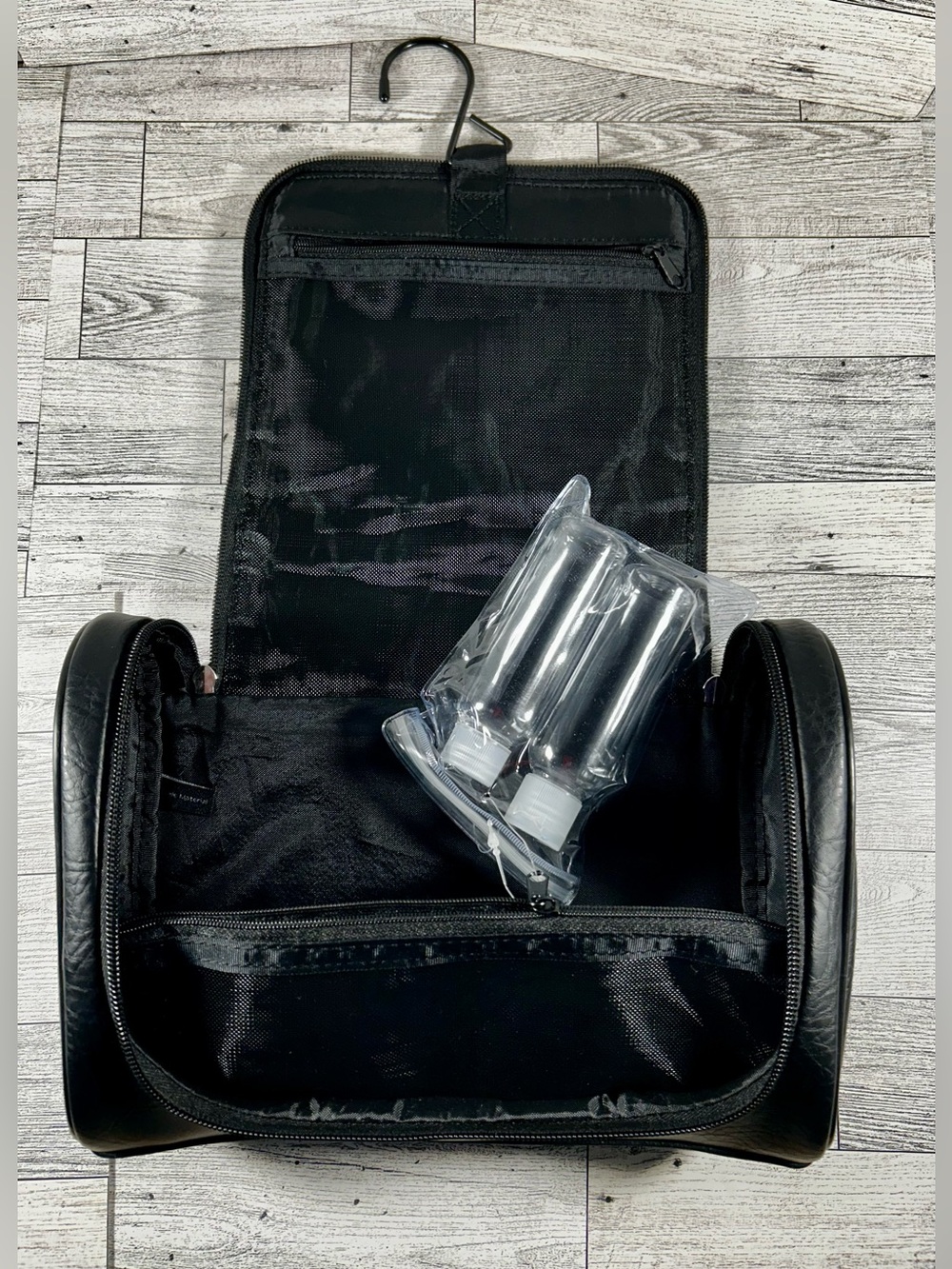 Penguin Munsingwear Men’s Hanging Toiletry Travel Kit Bag with Bottles Black NWT - Picture 11 of 14